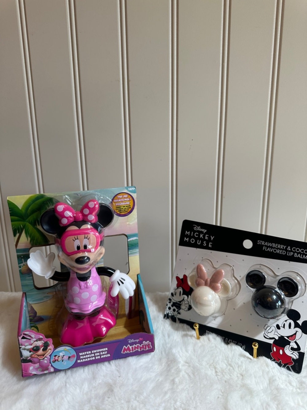 Disney Minnie Mouse Pink Polka Dot Figure with Matching Lip Balms